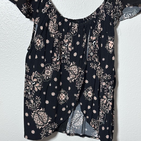Forever 21 Women Black Top Blouse Open Back Size M. - Picture 6 of 8